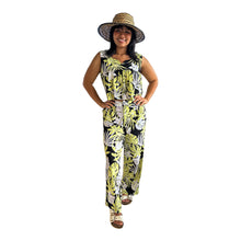 Load image into Gallery viewer, Kari Tropical prints trouser pants.
