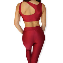 Load image into Gallery viewer, Ribbed top with details in maroon
