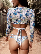 Load image into Gallery viewer, Pupukea long sleeve crop top

