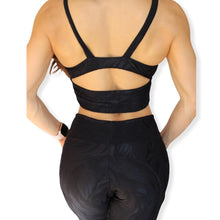 Load image into Gallery viewer, Textured  crop top with detail in green
