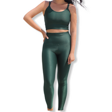 Load image into Gallery viewer, Crop top with detail (hunter green)

