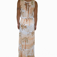 Load image into Gallery viewer, The Camea sleeveless blouse
