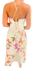 Load image into Gallery viewer, Mariposa butterfly prints with pockets. This beautiful maxi dress is one of the favorite prints.Beautiful and classy. Perfect for any occasion or your next resort getaway. Model is wearing a small.
